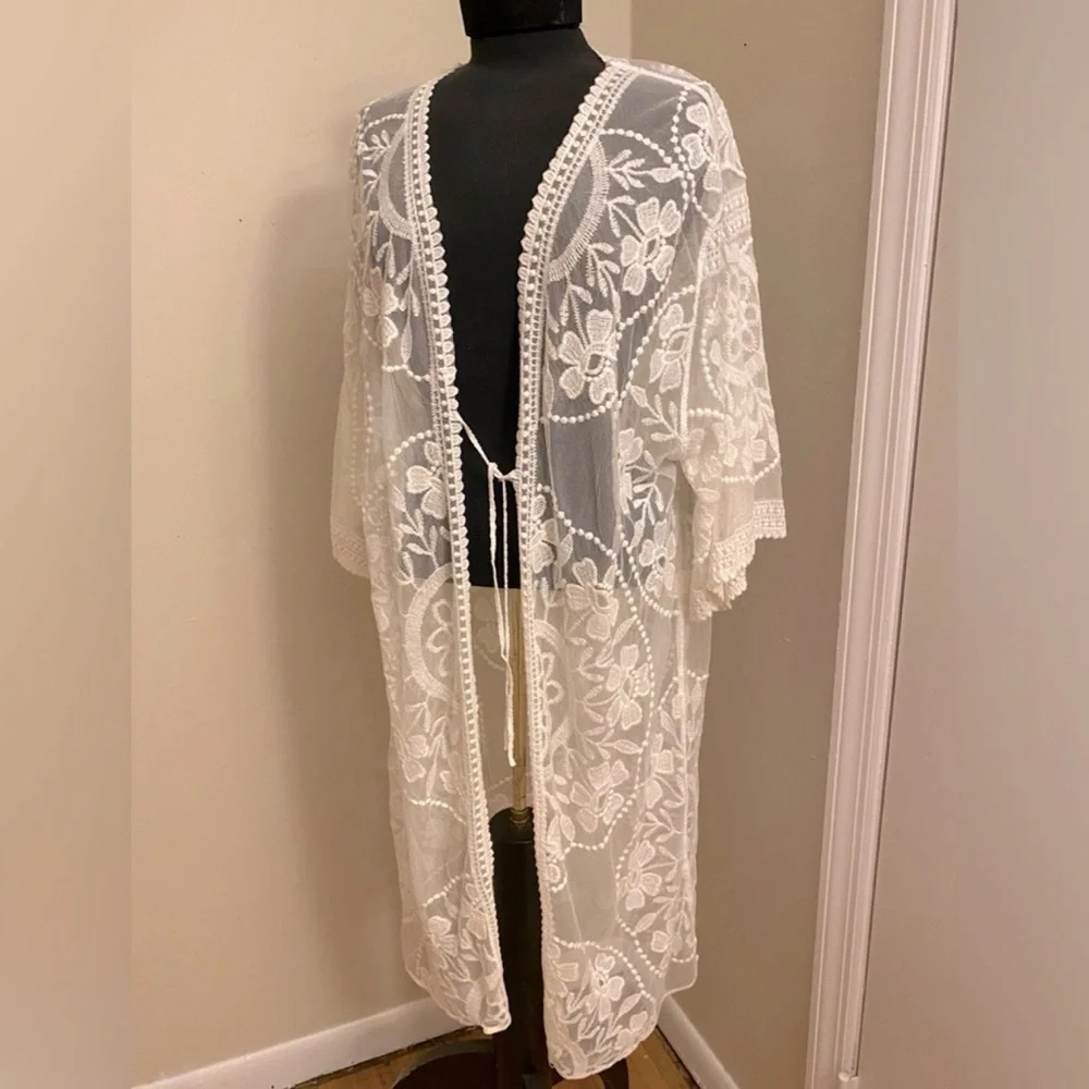Solitaire Swim Ivory Lace Kimono CoverUp NWT - Picture 2 of 9